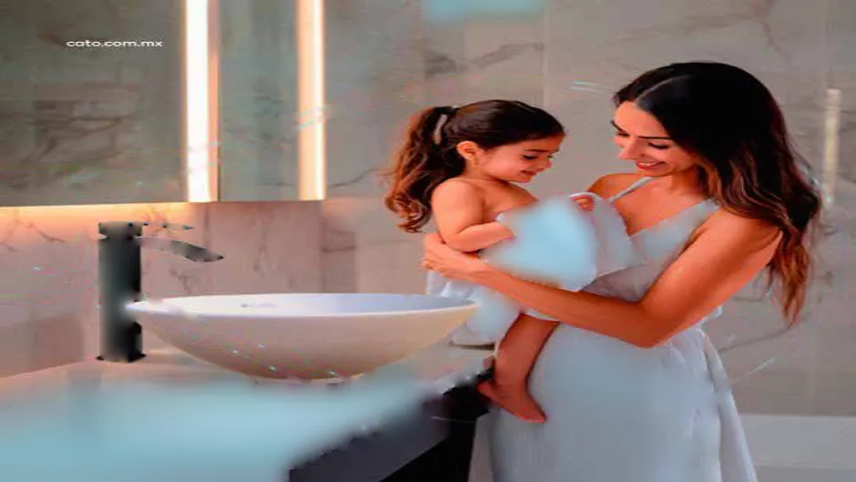 Momento CATO: el baño como parte de la vida diaria.